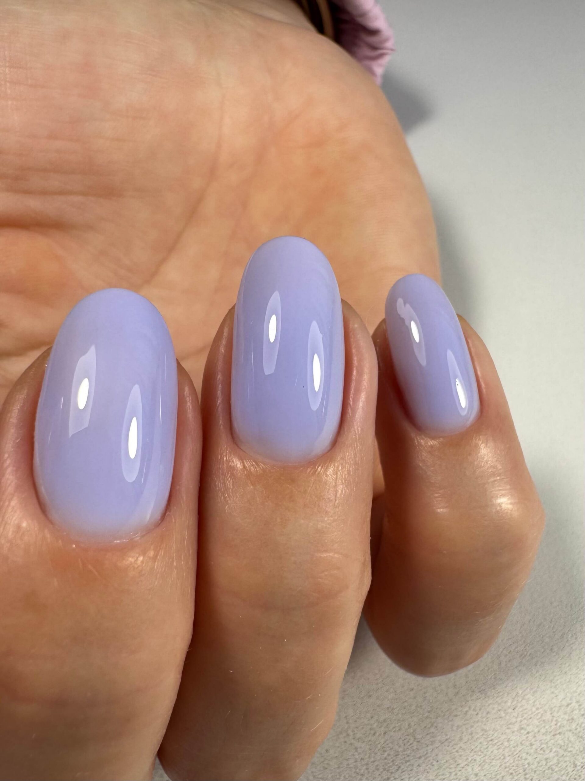 Pastelovo fialová modeláž nechtov - manikúra Pezinok Urban Beauty